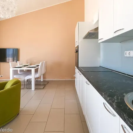 Azuro Apartamento Stomorska